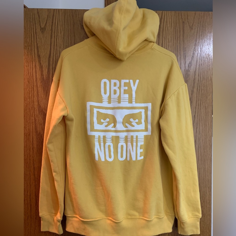 Women’s obey hoodie with back patch